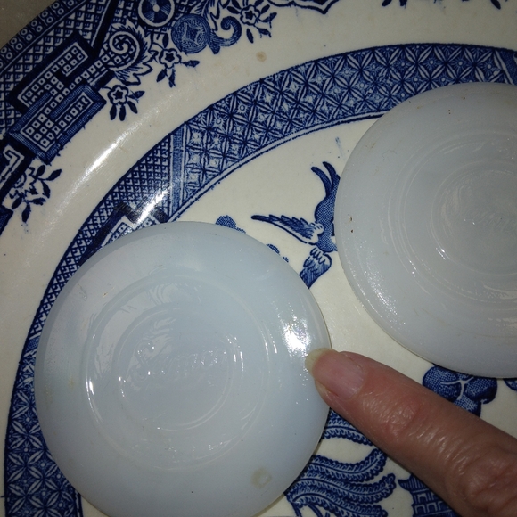 MASON JAR 4 Sana milk glass zinc lid inserts, no chips or cracks. - Picture 5 of 8